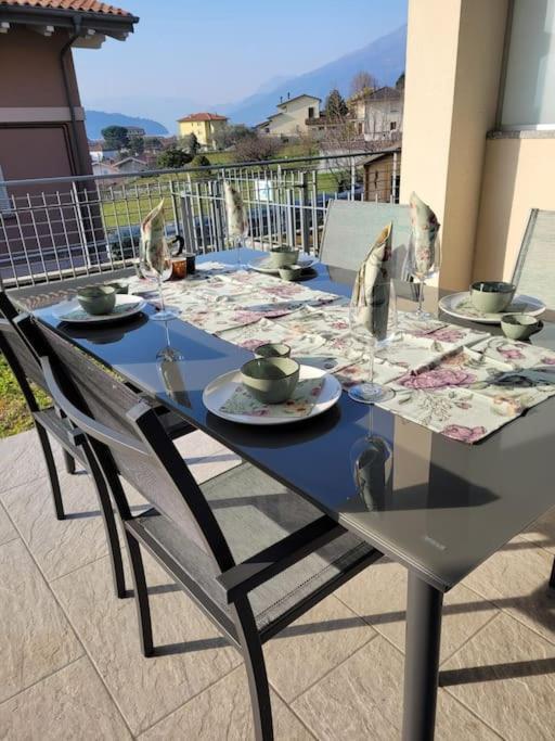 Lago-Apartment Midy, Sfeervol, Zwembad, Airco Domaso Exterior photo